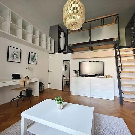 Stefanka Apartment Old Town Bratislava Luaran gambar
