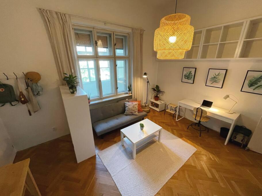 Stefanka Apartment Old Town Bratislava Luaran gambar